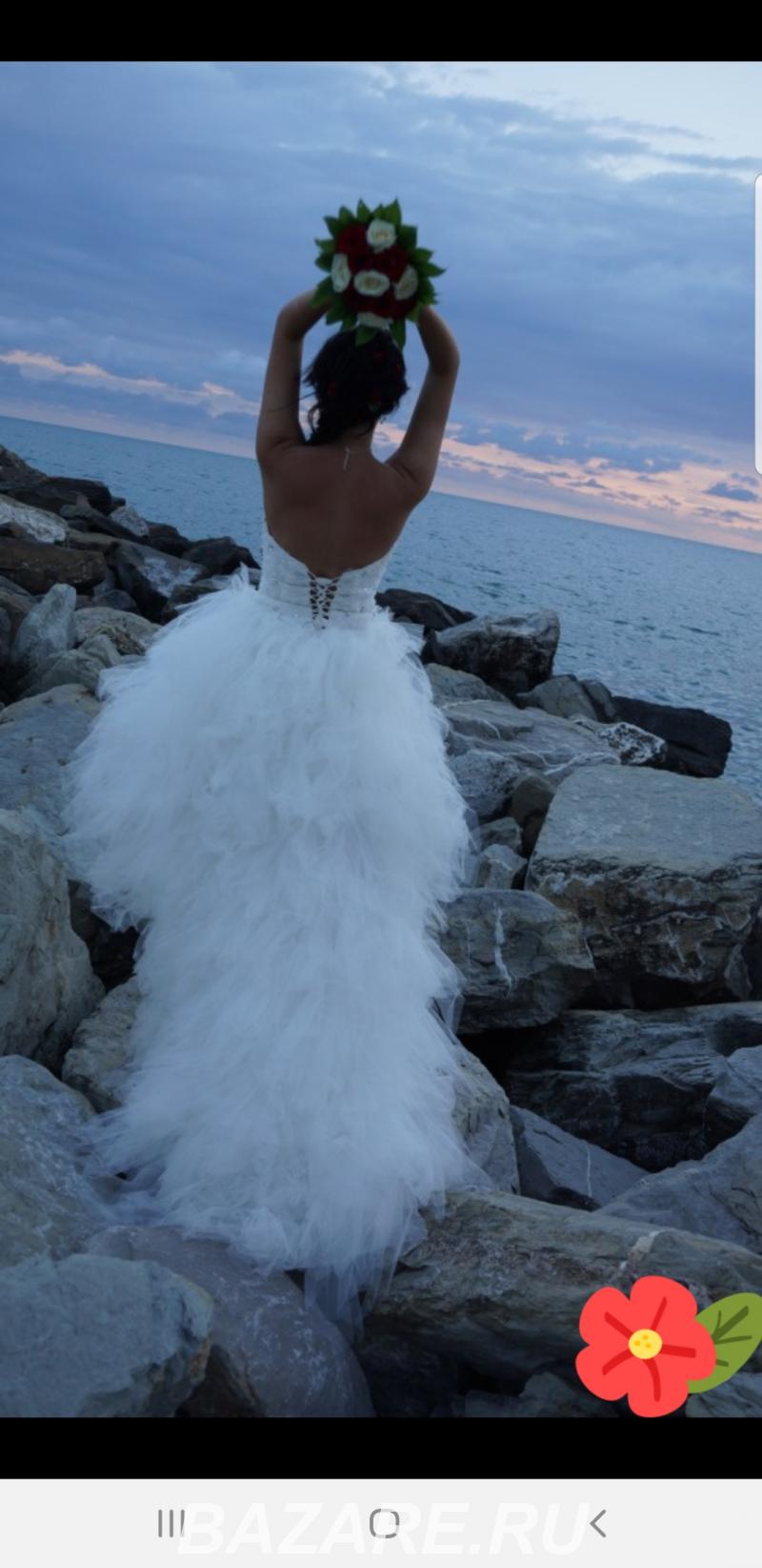 Короткое свадебное платье со шлейфом,  Саратов